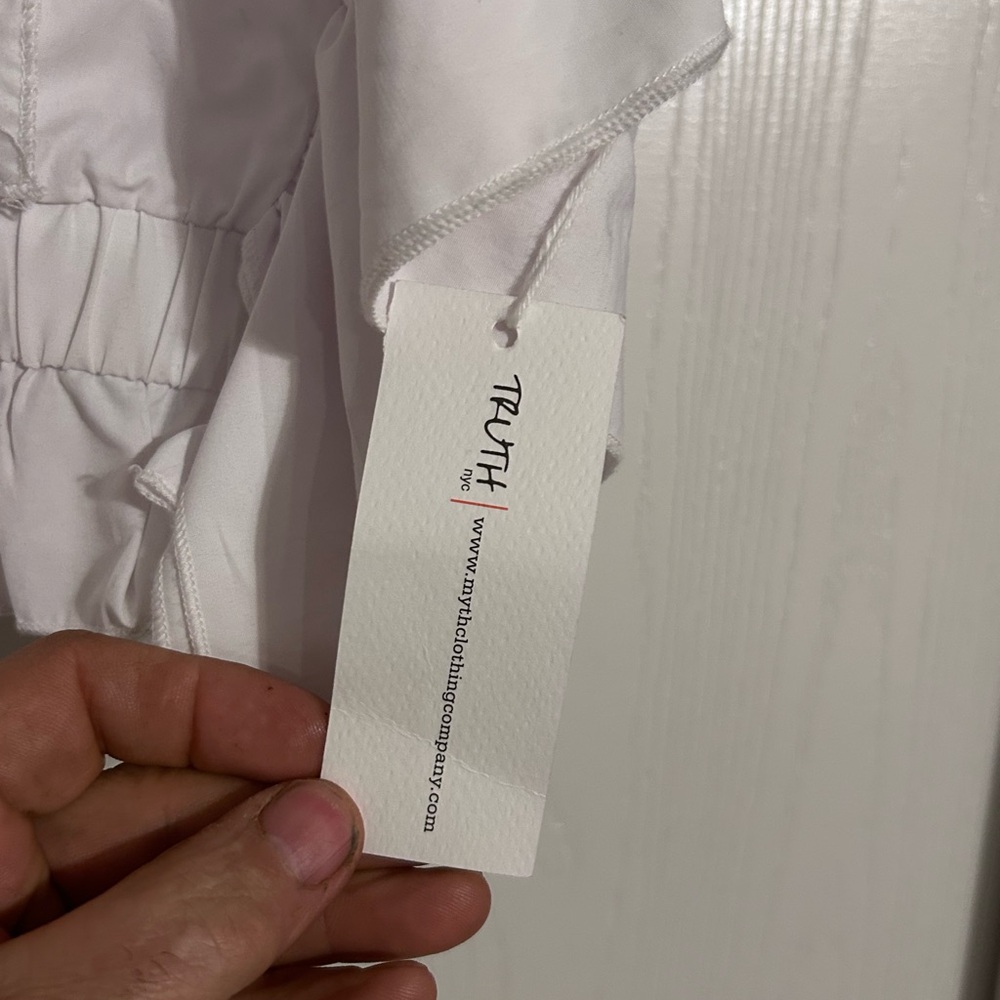 Truth | White Ruffle Blouse | Size Small
(NWT) - Picture 6 of 7